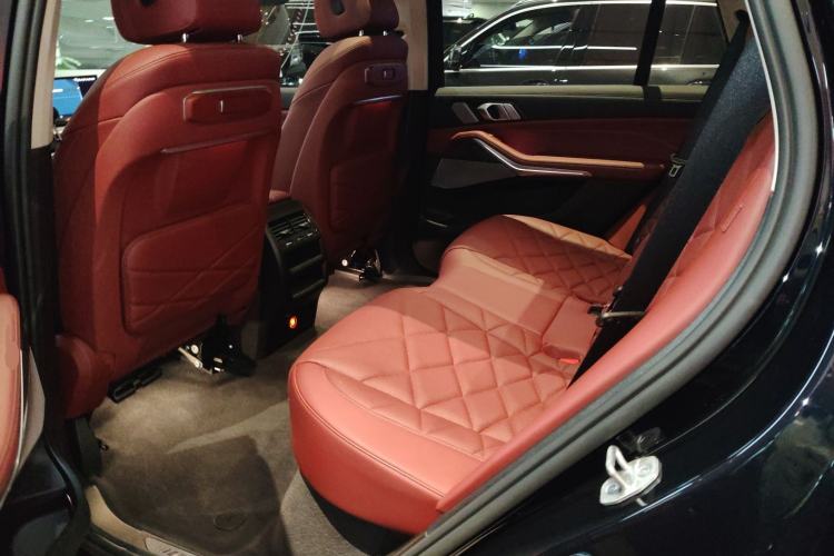Used BMW X5 2023 xDrive 30Li Luxury M Sport Night Edition Package Left Rear Seat