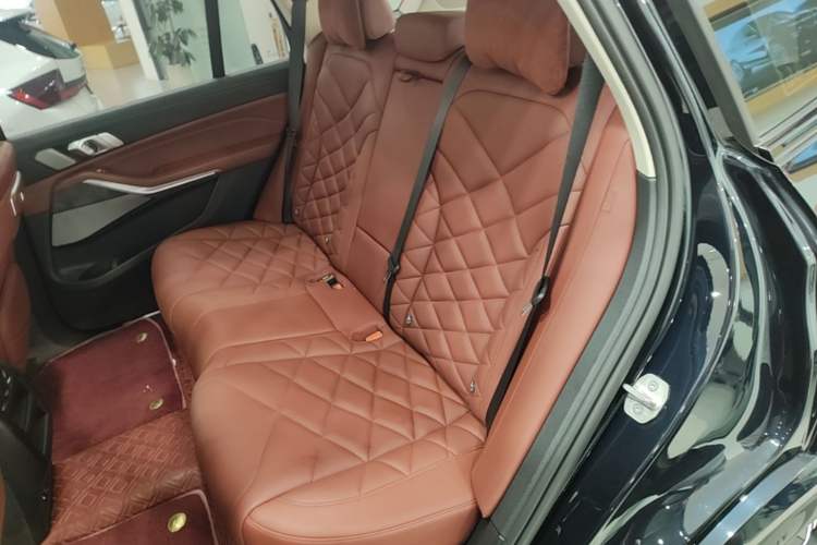Used BMW X5 2023 xDrive 30Li Luxury M Sport Night Edition Package Left Rear Seat