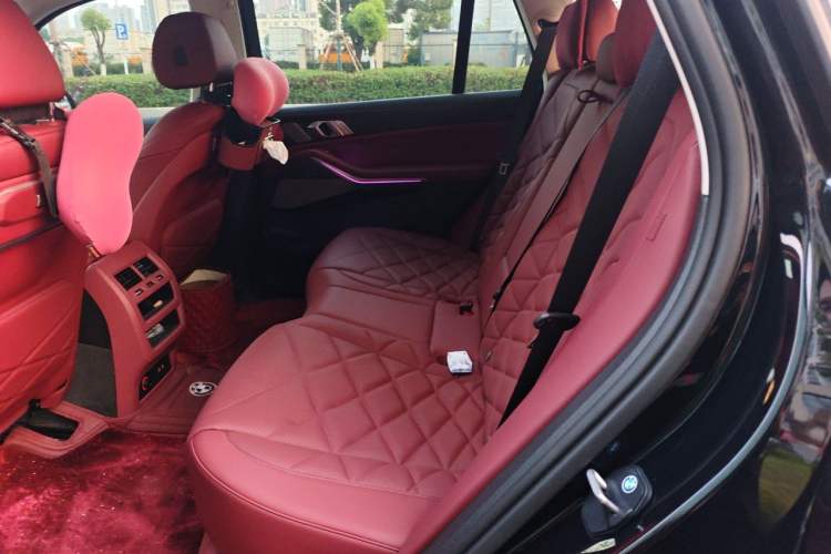 Used BMW X5 2023 xDrive 30Li Luxury M Sport Night Edition Package Left Rear Seat