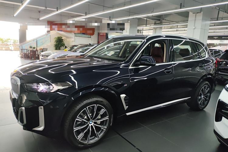 Used BMW X5 2023 xDrive 30Li M Sport Package Left Side
