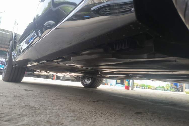 Used BMW X5 2023 xDrive 30Li Luxury M Sport Night Edition Package Left Side Sill