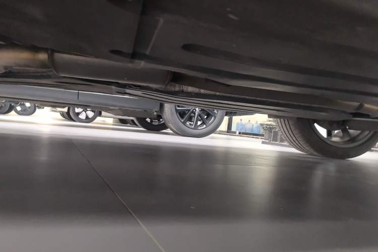 Used BMW X5 2023 xDrive 30Li Luxury M Sport Night Edition Package Left Side Sill