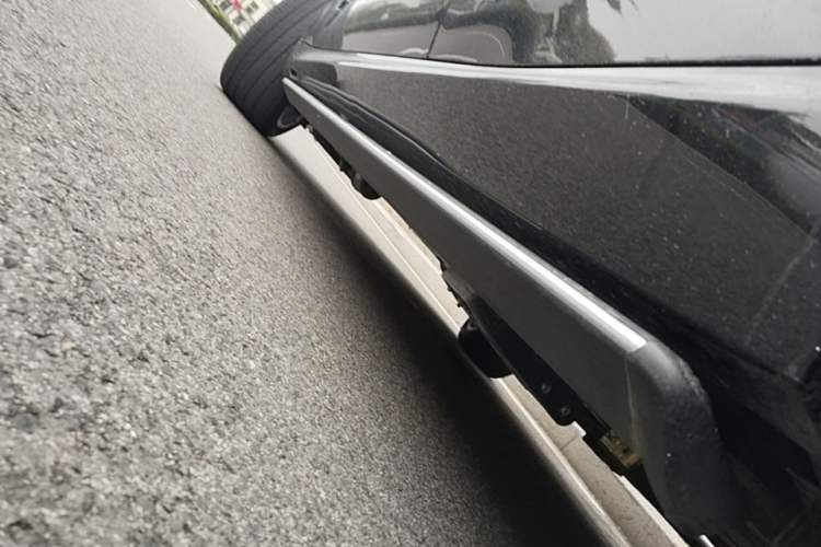 Used BMW X5 2023 xDrive 40Li M Sport Night Edition Package Left Side Sill