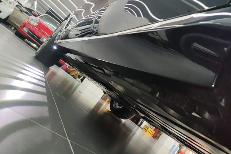 Used BMW X5 2023 xDrive 30Li M Sport Package Left Side Sill