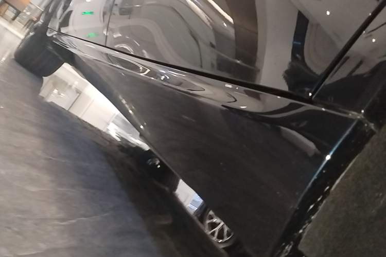 Used BMW X5 2023 xDrive 30Li Luxury M Sport Night Edition Package Left Side Sill