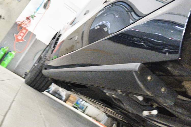 Used BMW X5 2023 xDrive 30Li Luxury M Sport Night Edition Package Left Side Sill