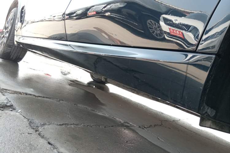 Used BMW X5 2023 xDrive 40Li M Sport Night Edition Package Left Side Sill