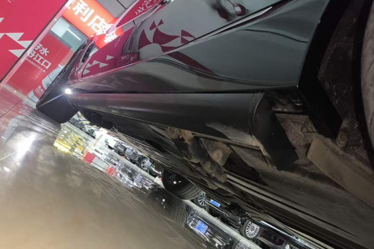 Used BMW X5 2023 xDrive 40Li M Sport Package Left Side Sill