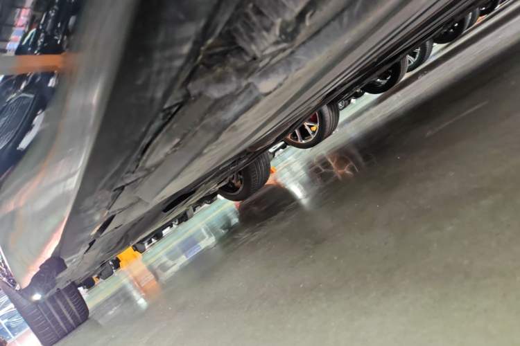 Used BMW X5 2023 xDrive 30Li Luxury M Sport Night Edition Package Left Side Sill