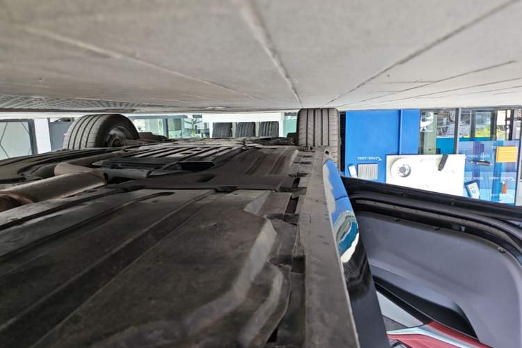 Used BMW X5 2023 xDrive 30Li Luxury M Sport Night Edition Package Left Side Sill