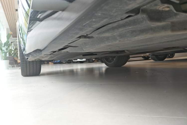 Used BMW X5 2023 xDrive 30Li Luxury M Sport Package Left Side Sill