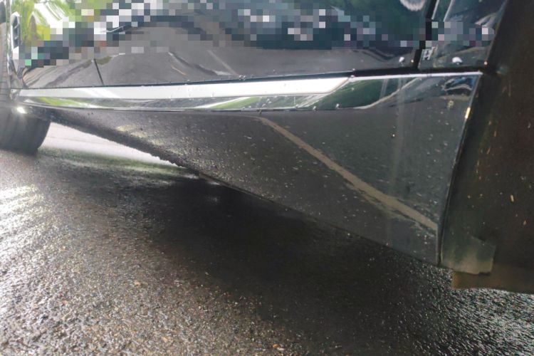 Used BMW X5 2023 xDrive 30Li Luxury M Sport Package Left Side Sill
