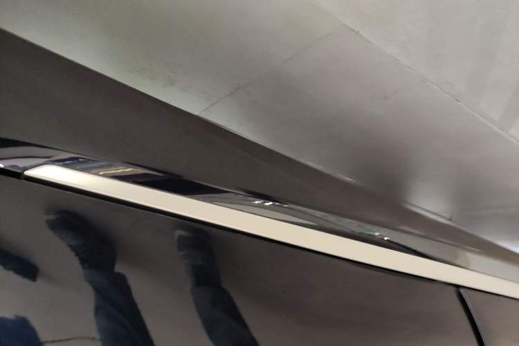 Used BMW X5 2023 xDrive 30Li Luxury M Sport Package Left Side Sill