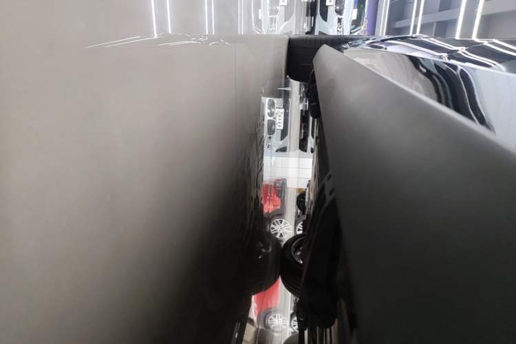Used BMW X5 2023 xDrive 30Li Luxury M Sport Night Edition Package Left Side Sill