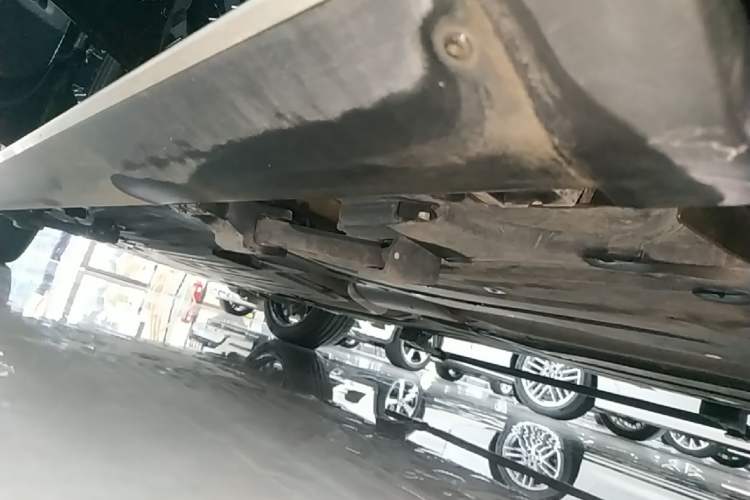 Used BMW X5 2023 xDrive 30Li Luxury M Sport Package Left Side Sill