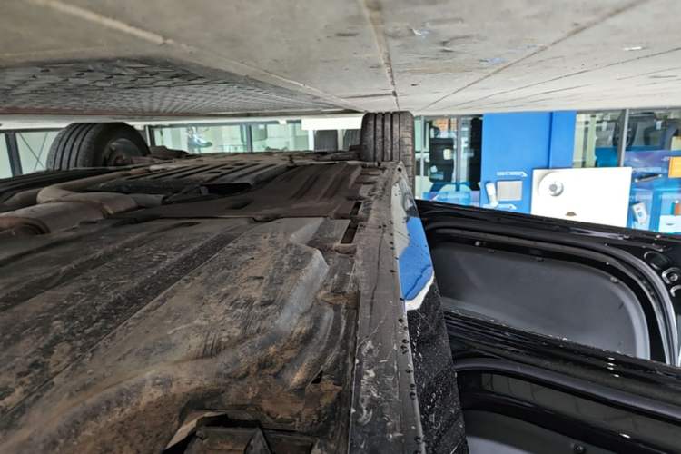 Used BMW X5 2023 xDrive 40Li M Sport Night Edition Package Left Side Sill