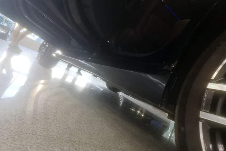 Used BMW X5 2023 xDrive 40Li M Sport Night Edition Package Left Side Sill