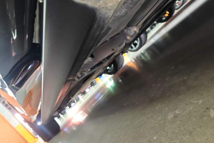 Used BMW X5 2023 xDrive 30Li Luxury M Sport Night Edition Package Left Side Sill