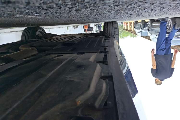 Used BMW X5 2023 xDrive 30Li Luxury M Sport Night Edition Package Left Side Sill