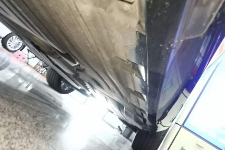 Used BMW X5 2023 xDrive 30Li Luxury M Sport Night Edition Package Left Side Sill