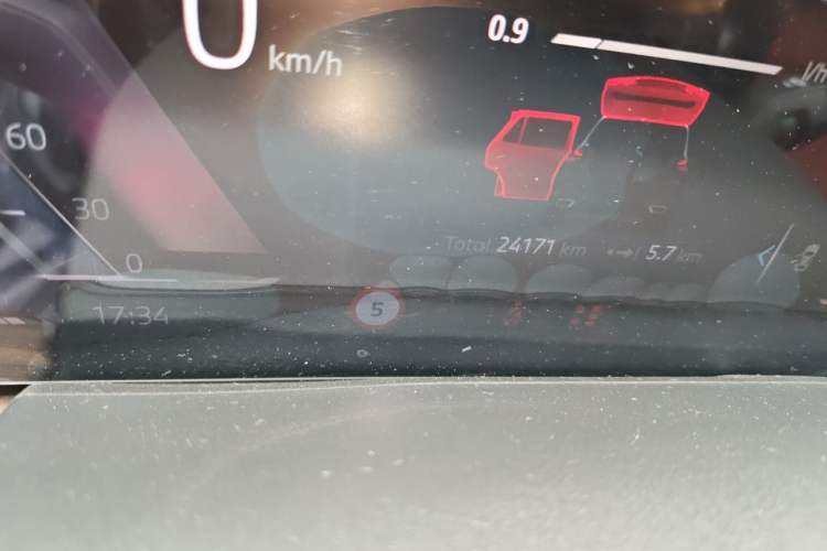 Used BMW X5 2023 xDrive 40Li M Sport Night Edition Package Odometer Close Up