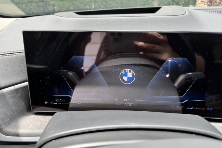 Used BMW X5 2023 xDrive 30Li Luxury M Sport Package Odometer Close Up
