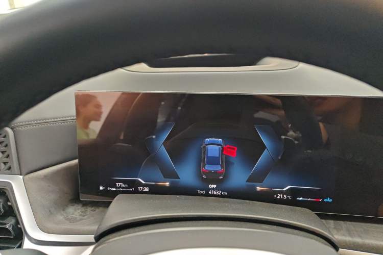 Used BMW X5 2023 xDrive 30Li Luxury M Sport Night Edition Package Odometer Close Up
