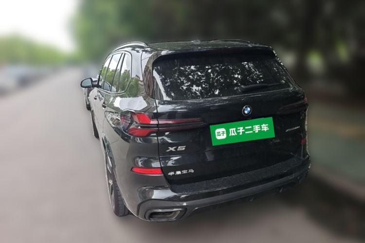Used BMW X5 2023 xDrive 30Li Luxury M Sport Package Rear Left 45 Deg