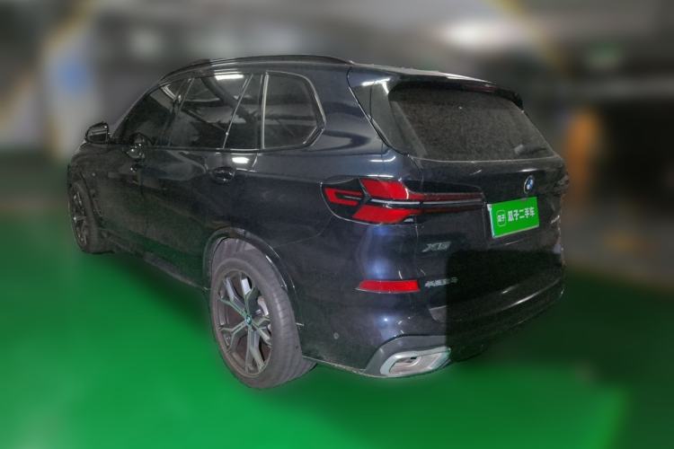 Used BMW X5 2023 xDrive 30Li Luxury M Sport Package Rear Left 45 Deg