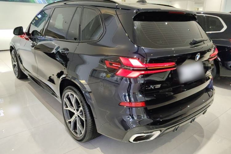 Used BMW X5 2023 xDrive 30Li Luxury M Sport Night Edition Package Rear Left 45 Deg