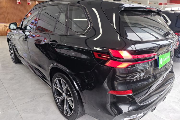Used BMW X5 2023 xDrive 30Li Luxury M Sport Night Edition Package Rear Left 45 Deg