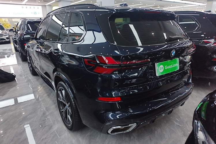 Used BMW X5 2023 xDrive 30Li Luxury M Sport Night Edition Package Rear Left 45 Deg
