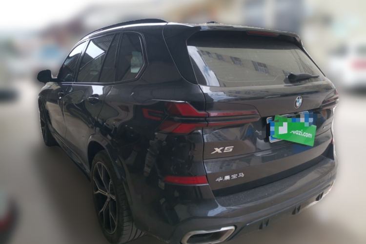 Used BMW X5 2023 xDrive 30Li Luxury M Sport Package Rear Left 45 Deg