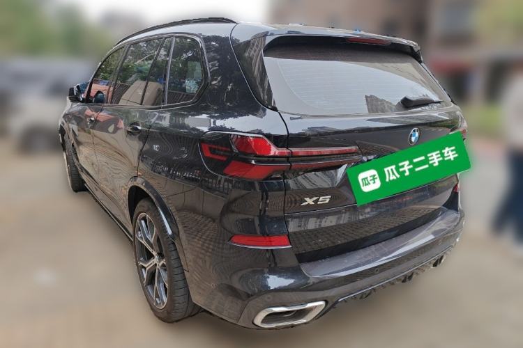 Used BMW X5 2023 xDrive 30Li Luxury M Sport Night Edition Package Rear Left 45 Deg