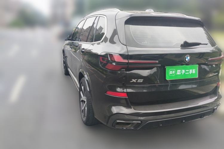 Used BMW X5 2023 xDrive 30Li Luxury M Sport Package Rear Left 45 Deg