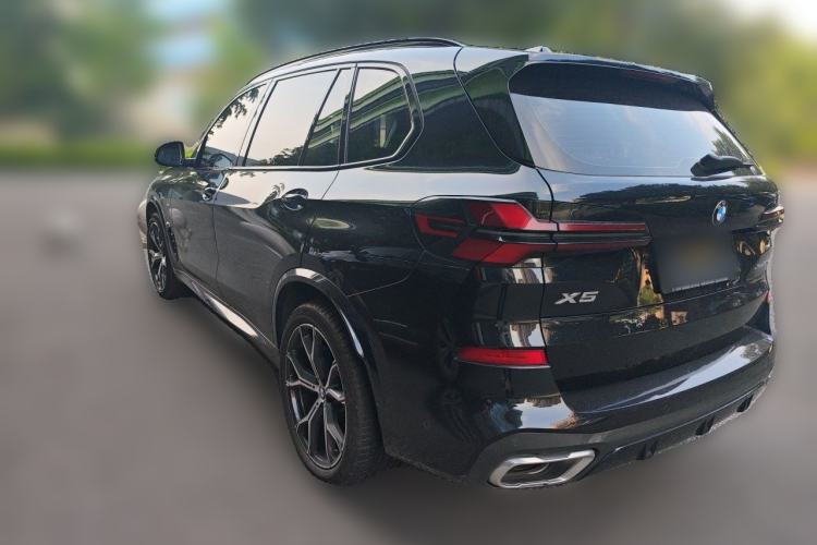 Used BMW X5 2023 xDrive 30Li Luxury M Sport Night Edition Package Rear Left 45 Deg