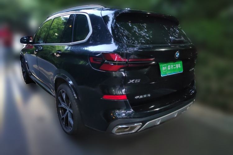 Used BMW X5 2023 xDrive 30Li Luxury M Sport Package Rear Left 45 Deg