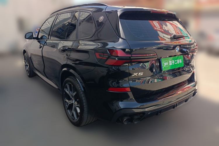 Used BMW X5 2023 xDrive 30Li Luxury M Sport Package Rear Left 45 Deg