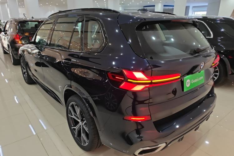 Used BMW X5 2023 xDrive 30Li Luxury M Sport Night Edition Package Rear Left 45 Deg