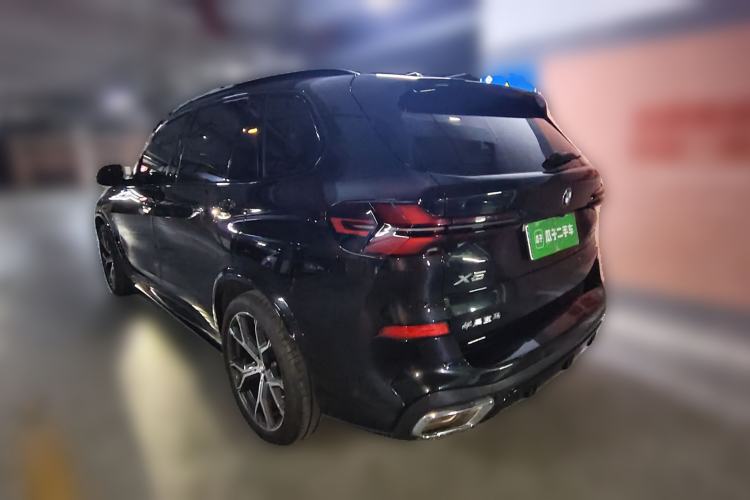 Used BMW X5 2023 xDrive 30Li Luxury M Sport Night Edition Package Rear Left 45 Deg