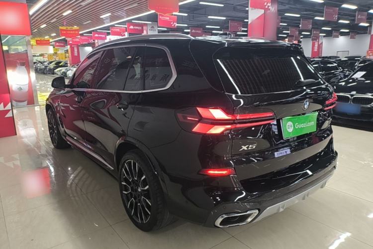 Used BMW X5 2023 xDrive 40Li M Sport Package Rear Left 45 Deg