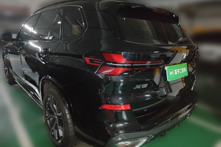 Used BMW X5 2023 xDrive 30Li Luxury M Sport Night Edition Package Rear Left 45 Deg