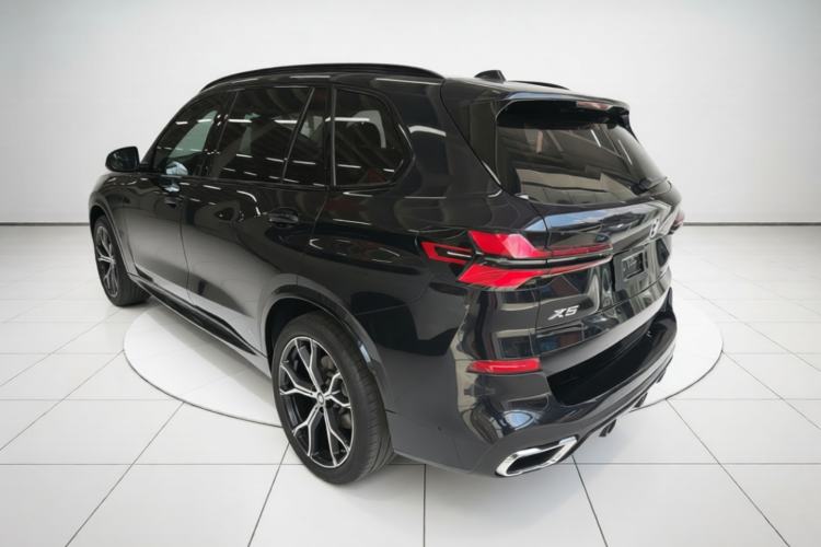 Used BMW X5 2023 xDrive 30Li Luxury M Sport Night Edition Package Rear Left 45 Deg