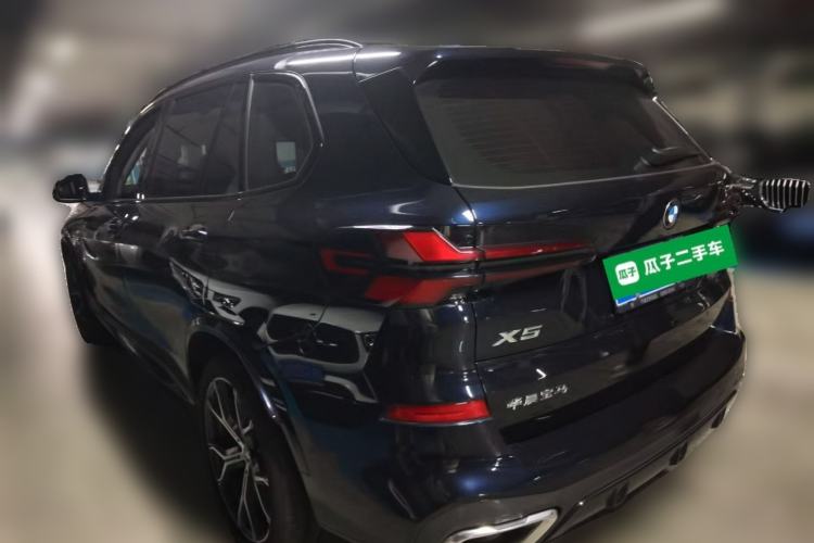 Used BMW X5 2023 xDrive 30Li Luxury M Sport Package Rear Left 45 Deg