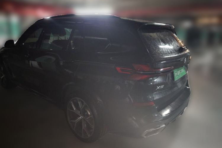 Used BMW X5 2023 xDrive 30Li Luxury M Sport Package Rear Left 45 Deg