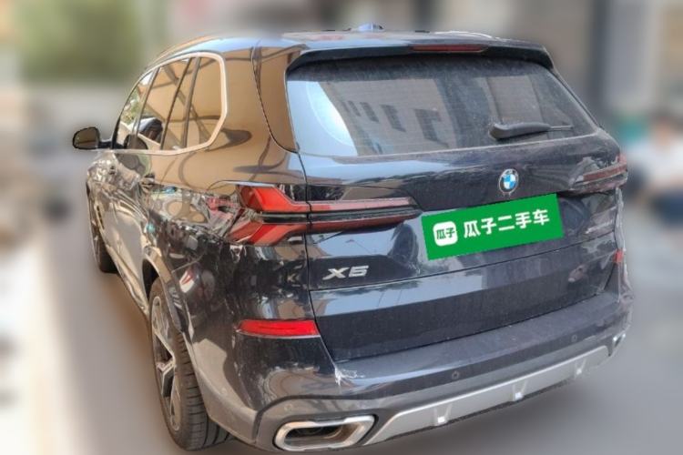 Used BMW X5 2023 xDrive 30Li Luxury M Sport Package Rear Left 45 Deg