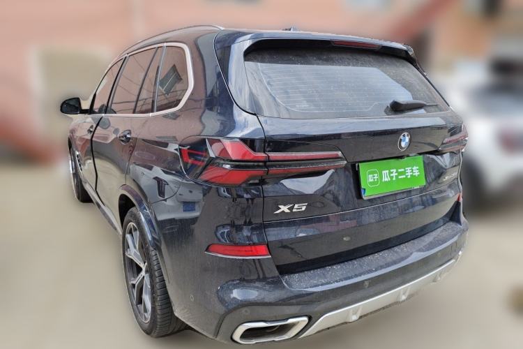 Used BMW X5 2023 xDrive 30Li Luxury M Sport Package Rear Left 45 Deg