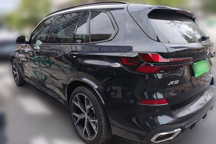 Used BMW X5 2023 xDrive 30Li Luxury M Sport Night Edition Package Rear Left 45 Deg