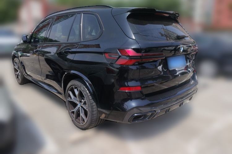 Used BMW X5 2023 xDrive 30Li Luxury M Sport Night Edition Package Rear Left 45 Deg