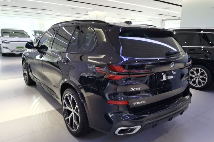 Used BMW X5 2023 xDrive 30Li Luxury M Sport Night Edition Package Rear Left 45 Deg